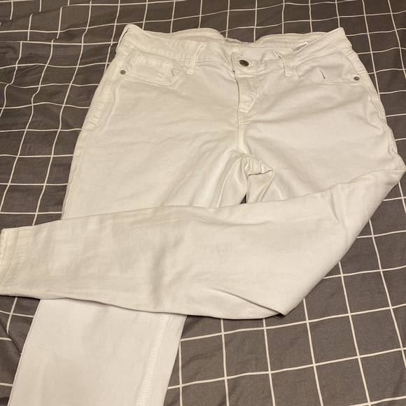 OLD NAVY. Women’s jeans. - Picture 5 of 7